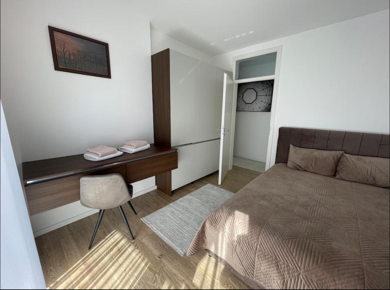Airstay Pristina Værelse billede